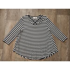 CHICO’S Woman’s Size 1 Easy Fit Black White Striped 3/4 Sleeve Top Shirt